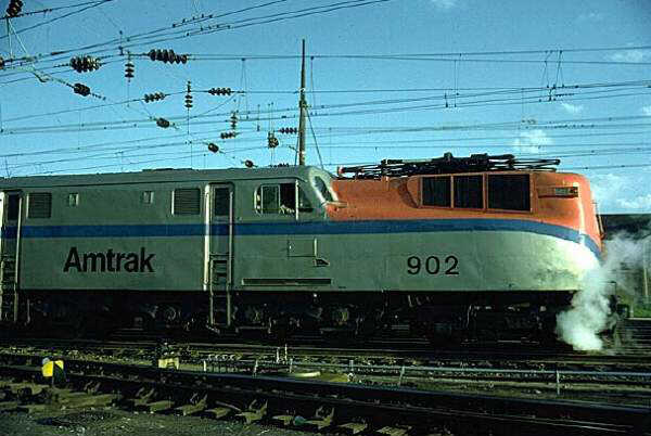 usr_m_amtrak_gg1_902_005.jpg