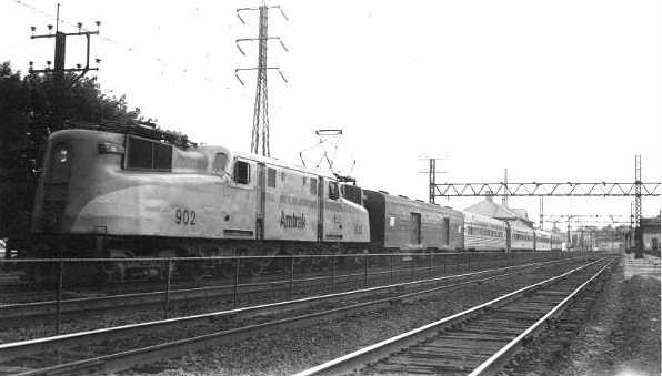 usr_m_amtrak_gg1_902_010.jpg