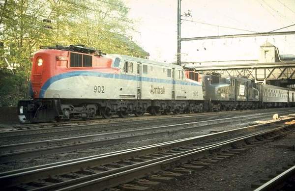 usr_m_amtrak_gg1_902_165.jpg