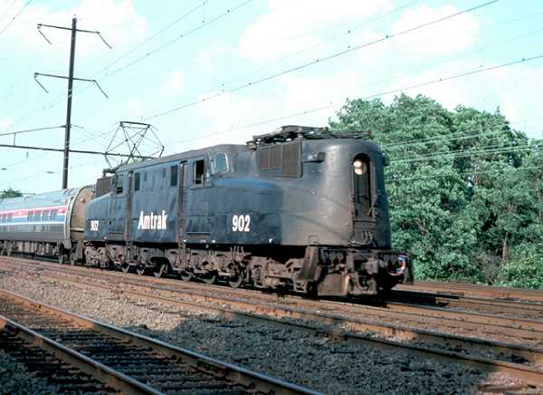 usr_m_amtrak_gg1_902_lindennjwb_randykotuby_300.jpg