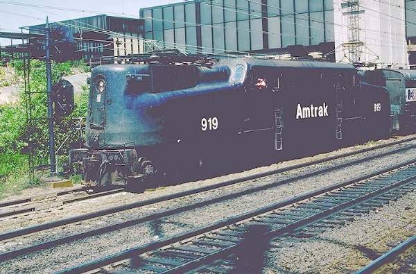usr_m_amtrak_gg1_919_178.jpg