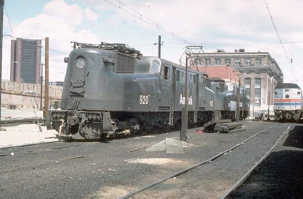 usr_m_amtrak_gg1_920_179.jpg