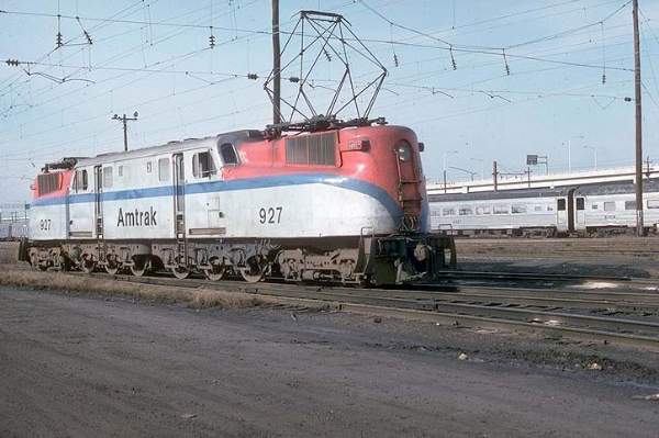 usr_m_amtrak_gg1_927_188.jpg