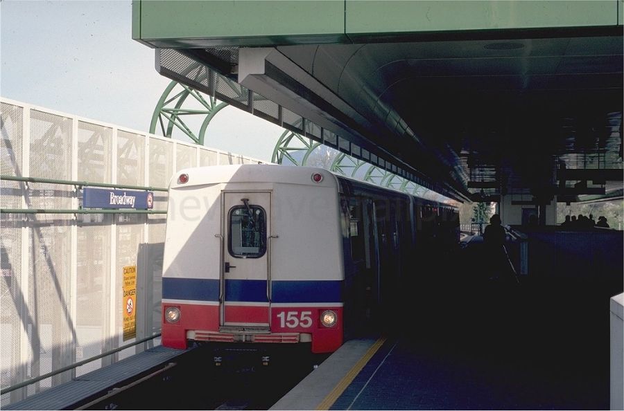 cnr_m_bc_vansky_155_broadwaystation_20000418_uns092_jt.jpg