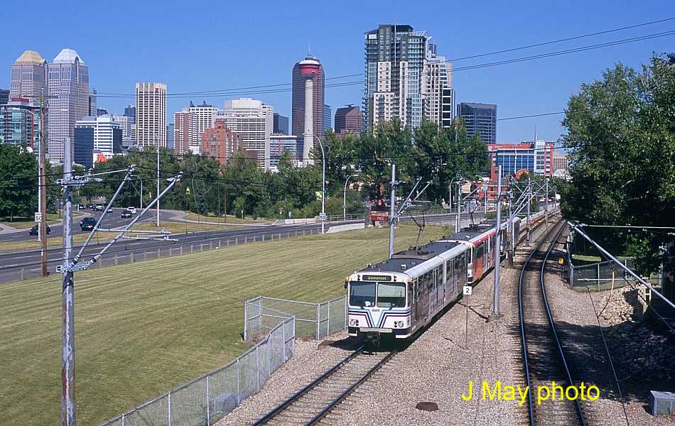 cnr_m_cgy_ctrain_2002_erlton+station_20110826_jmay.jpg
