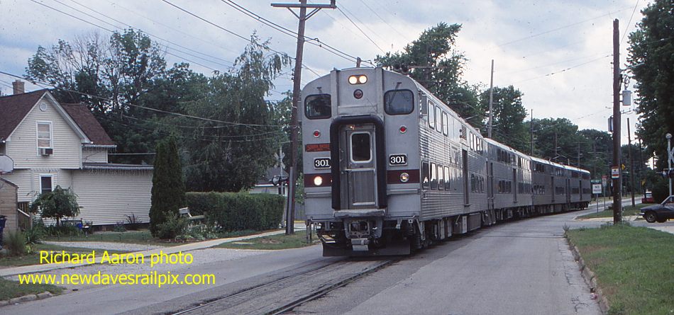 usr_m_csssb_nic_301_10thseymour_michigancity_train109_20090716_riaar.jpg
