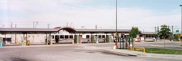 usr_m_den_rtd_017_broadwayi25station_20000715_bv.jpg