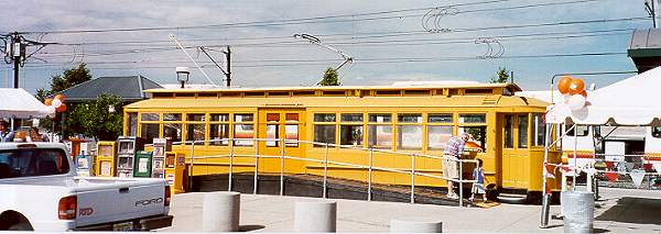 usr_m_den_rtd_020_broadwayi25station_oldtrolleywaitingroom_20000715_bv_02.jpg