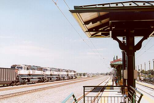 usr_m_den_rtd_030_englewoodstation_bnsf_20000720_bv_03.jpg