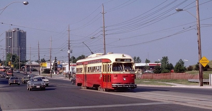 cnr_m_tor_pc45'4522_lakeshore+parklawn_19800710_jt_ttc504.jpg